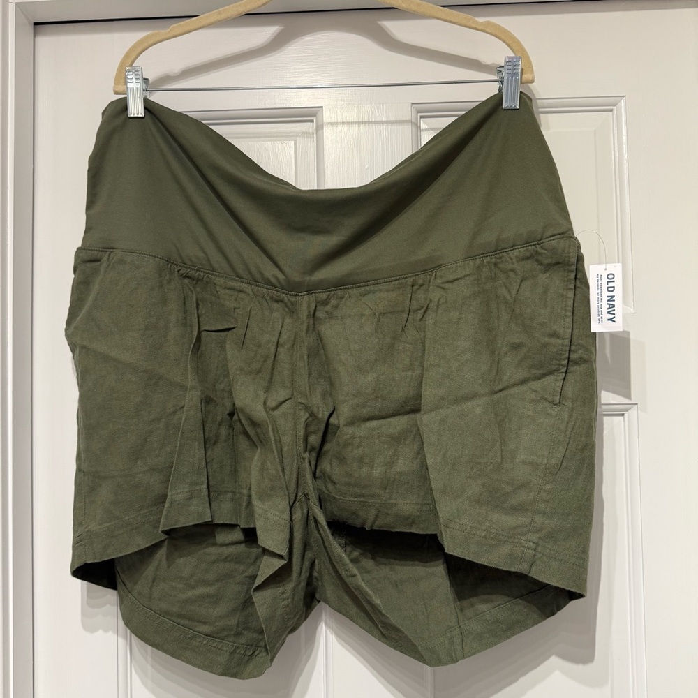 Old Navy Women's Dark Green Cargo Shorts Maternity Size XL New with Tags